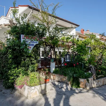 Kazo Apartman